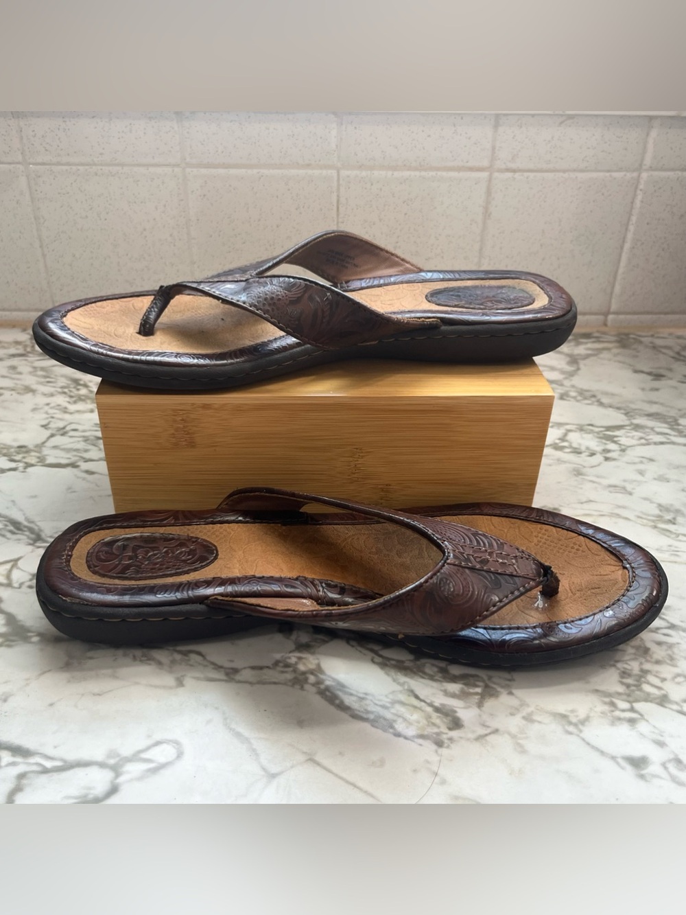 b.o.c. (Born Concept) Zita Women's Thong Sandals. Floral Print, Women’s Size 9